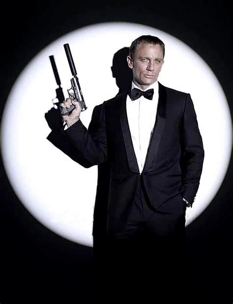 what gun did james bond used in casino royale